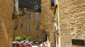 Отель Les Toits de Sarlat  Сарла-Ла-Канэда